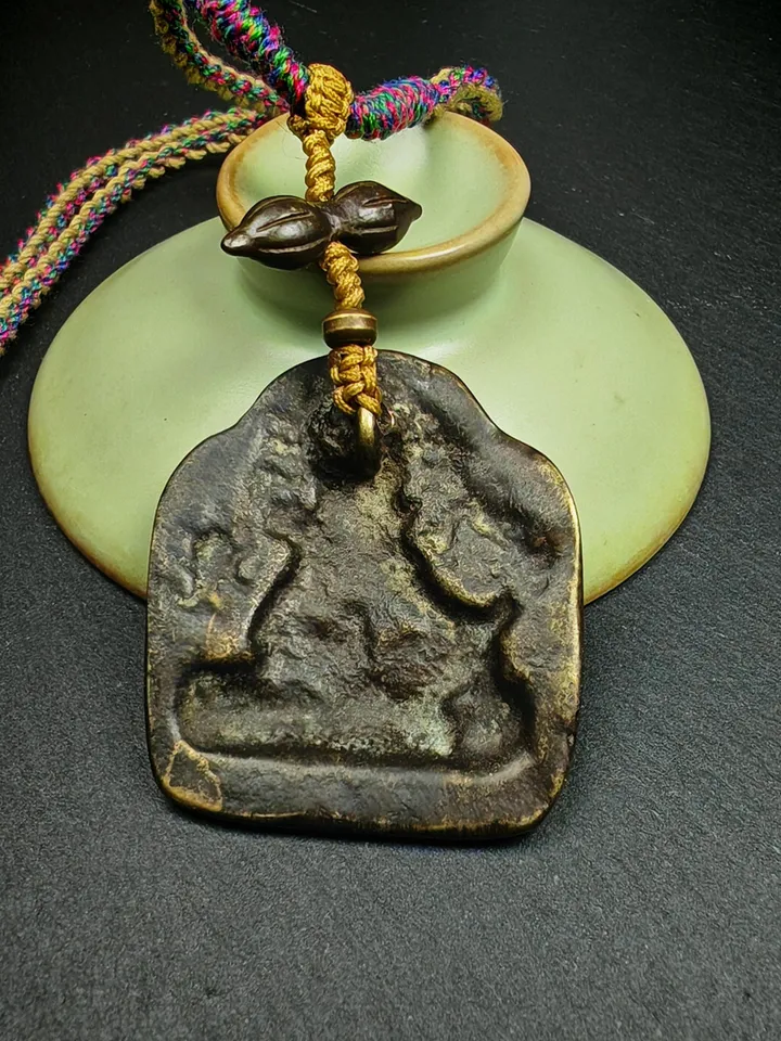 Gandhanra Authentic Tibetan Buddha Statue Amulet Guru Rinpoche,Padmasambhava Pendant,Lotus Born