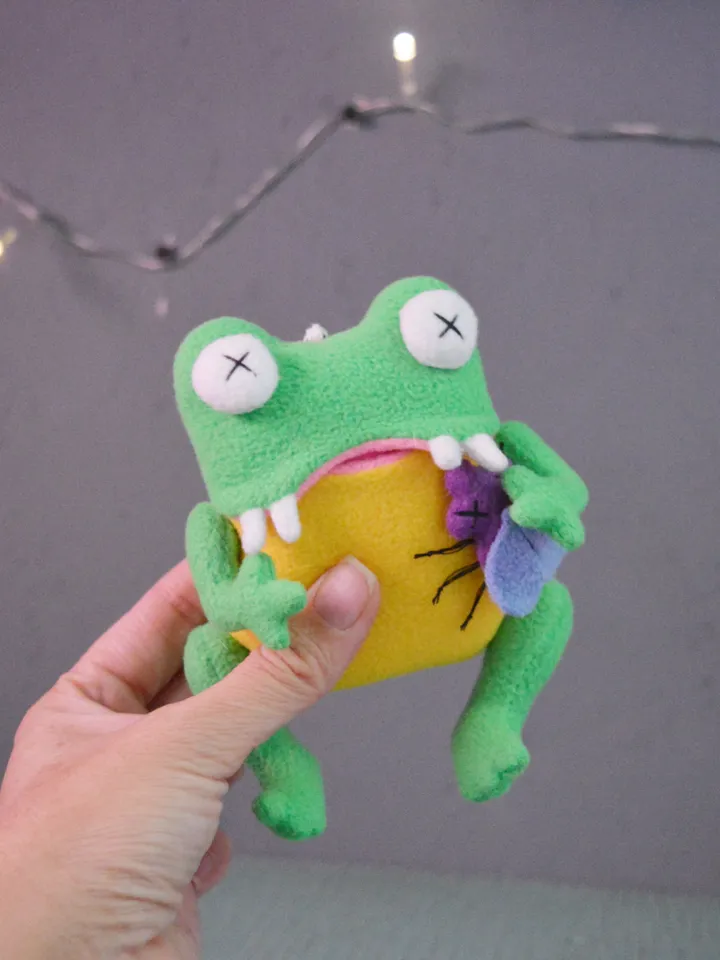 Fleece Frog Plush Pattern β PDF Softie with Insect Friend