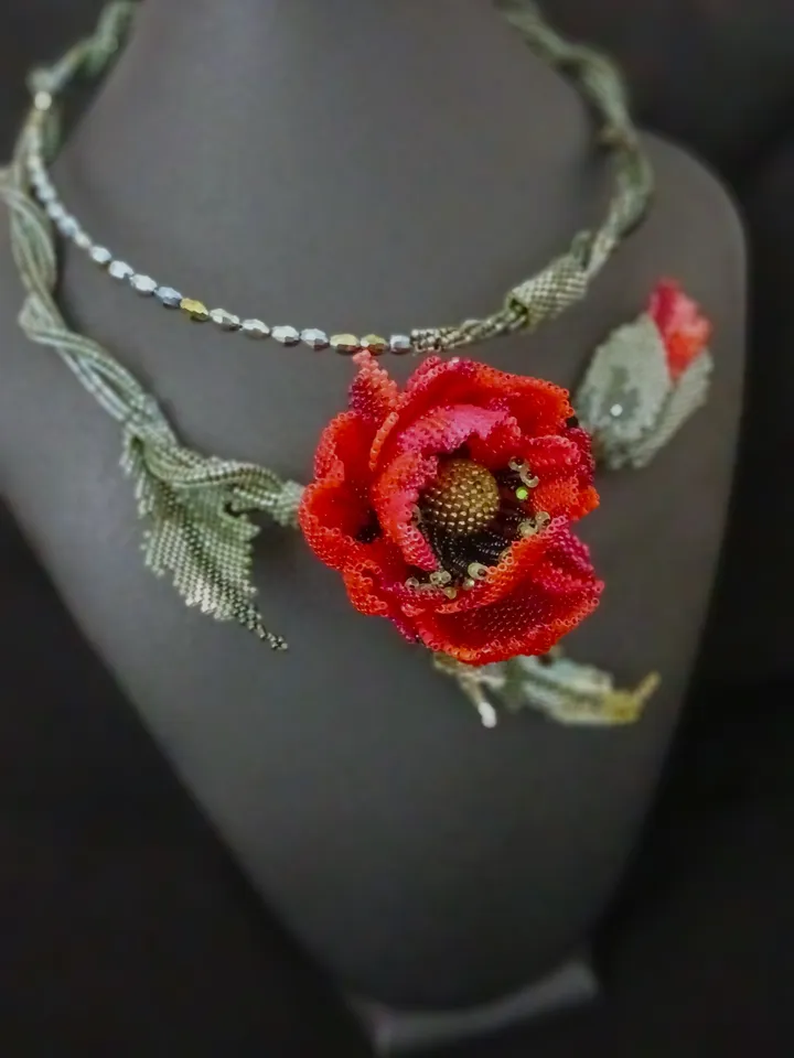 Poppy beaded necklace