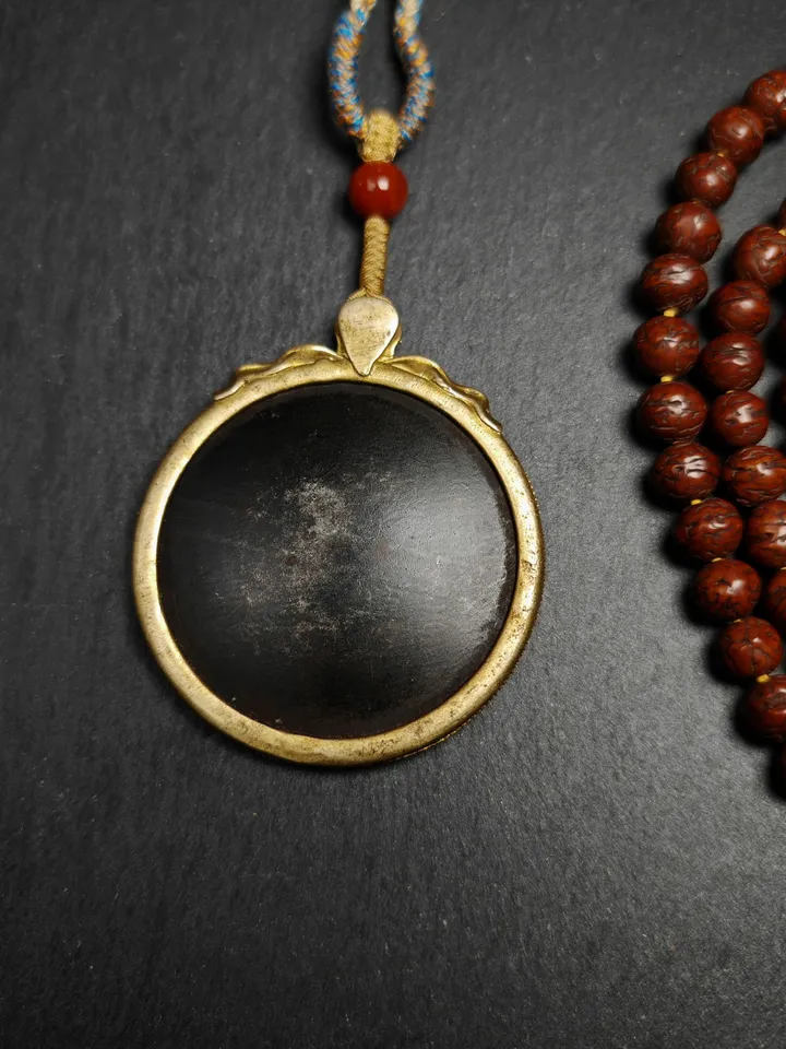 Gandhanra Handmade Tibetan Buddhist Amulet,Om Mani Padme Hum Badge Pendant,Mantra of Chenrezig,Protective Charm2.52"