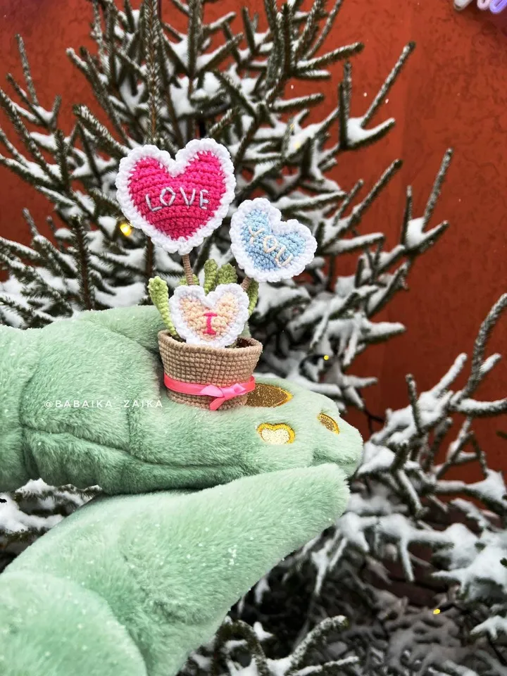 PDF Heart Plant Crochet Pattern, Amigurumi Flowers-hearts Pattern Small Toy Pattern Plant Pattern heart decor pattern Valentine's Day gift