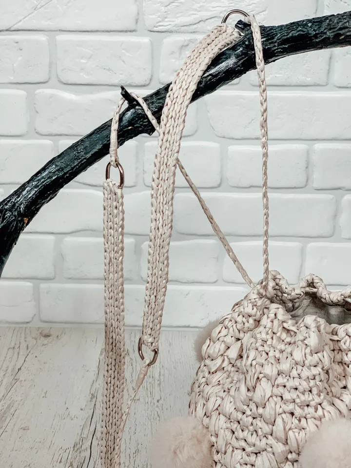Ivory backpack with raffia yarn, bucket transformer bag with pom-poms, basket crochet hip bag, barrel keg, round shoulder
