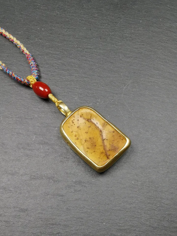 Gandhanra Old Tibetan Buddhism Kapala Amulet,Conch Shell Shankha Pendant ,46mm × 25mm