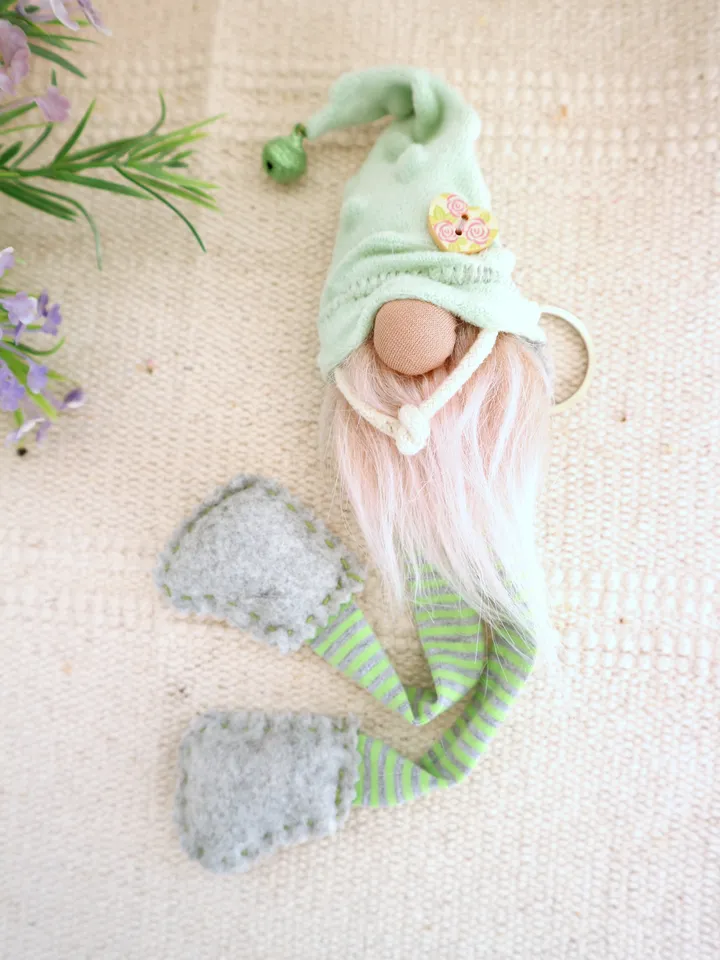 Spring gnome keychain
