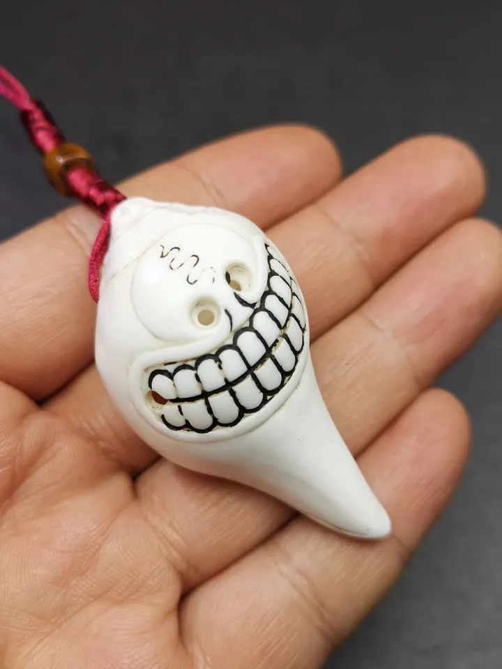 Gandhanra Tibetan Buddhism Amulet,Hand Carved White Conch Shell Shankha with Skull Citipati Symbol,Tibetan Ritual Implement - 2.2&quot; × 1.14&quot;