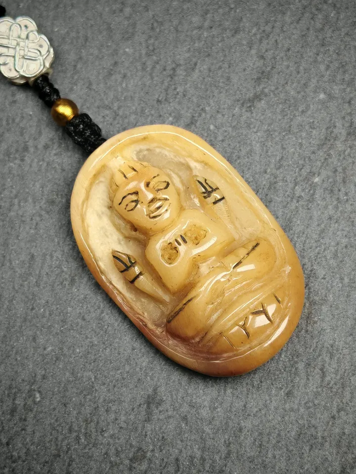 Gandhanra Antique Tibetan Buddhist Amulet,Yak Bone Carved Chenrezig Badge,Spiritual Necklace,Carrved by Lama,40 Years Old