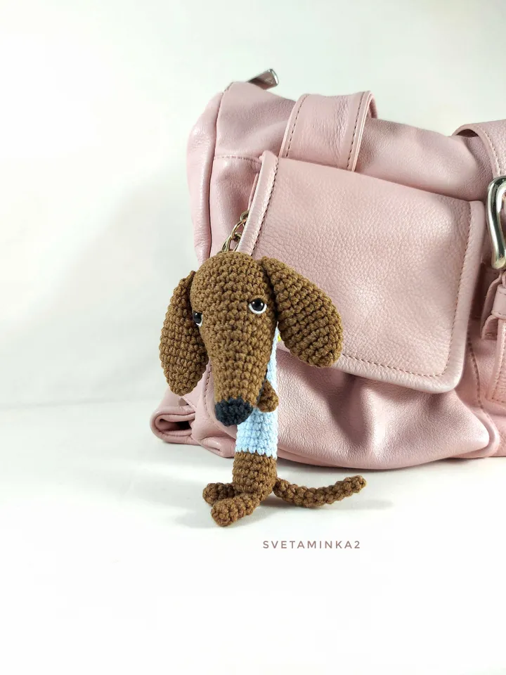 Dachshund Crochet Pattern. Crochet Keychain, Bag Charm. Amigurumi Sausage Dog/ Wiener Dog Pattern. Digital Download. PDF.