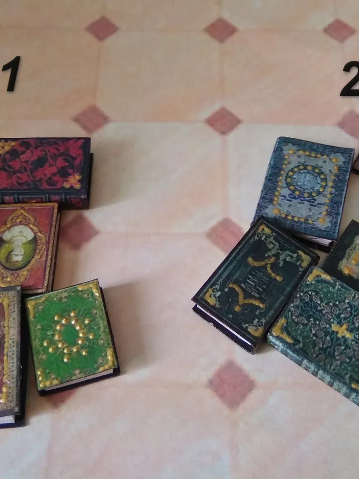 Books. A set of books. 6 items.1:12 scale.