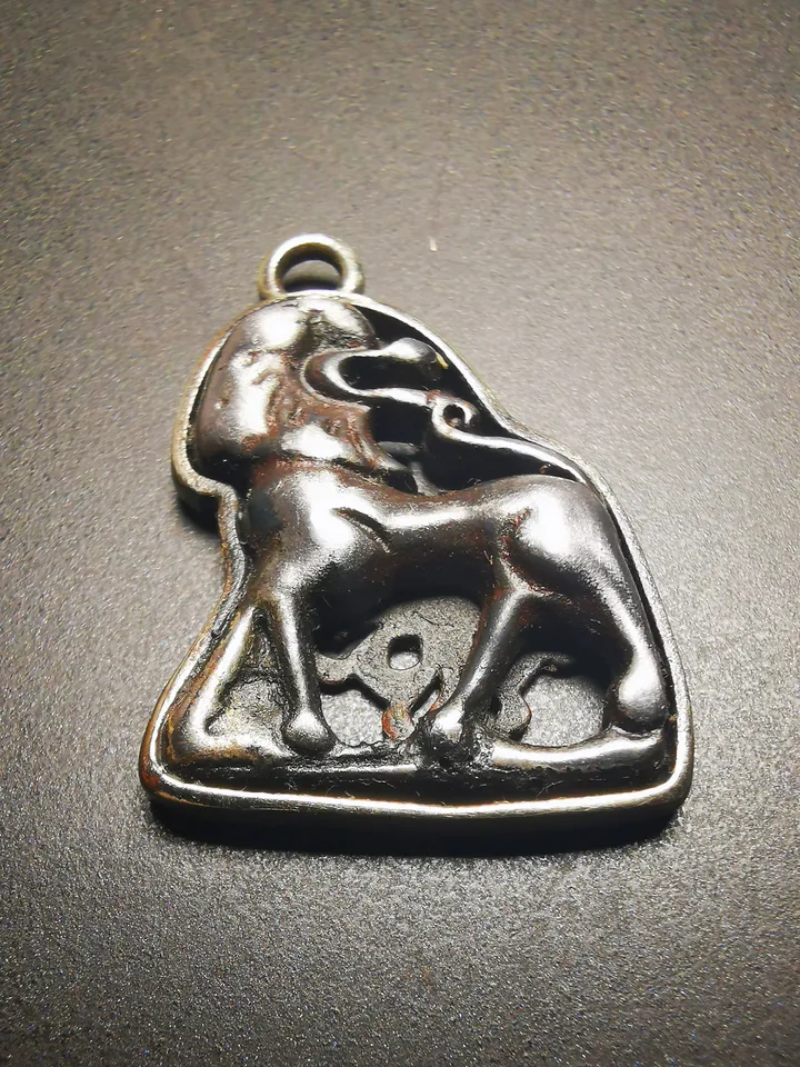Gandhanra Antique Tibetan Buddhist Protective Pendant,Snow Lion Amulet Badge,inlaid with Sliver