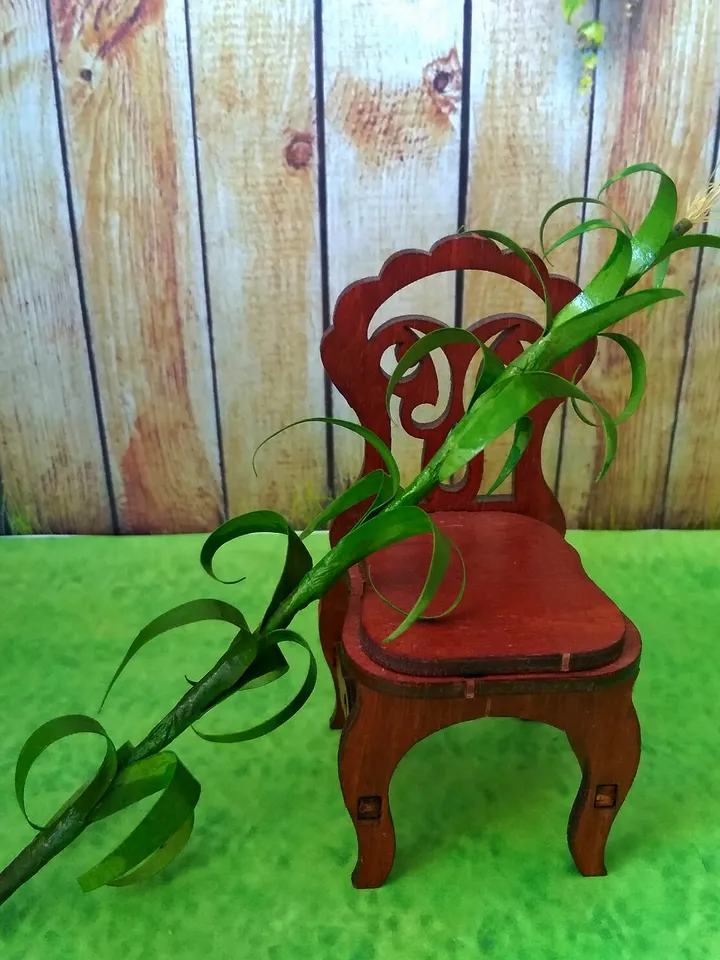 Corn trunk to create a puppet garden.1:12 scale.