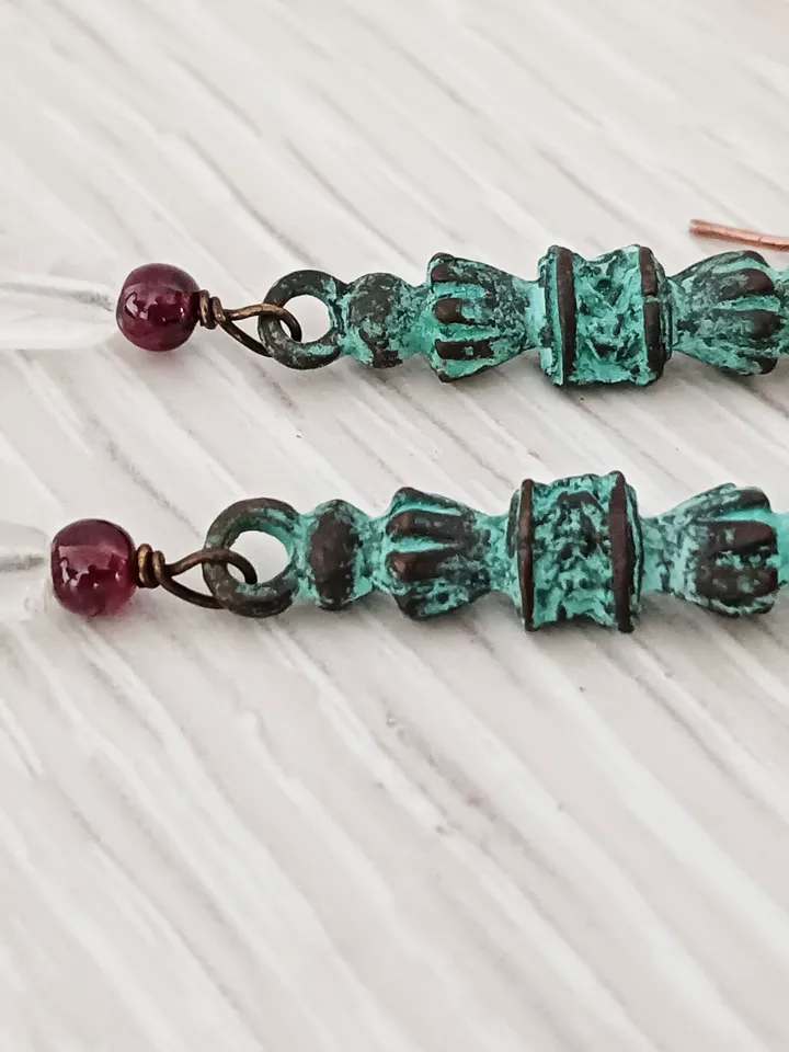 Boho Shabby chic Vintage style and natural copper earrings Textured patinated with a Quartz and garnet beads