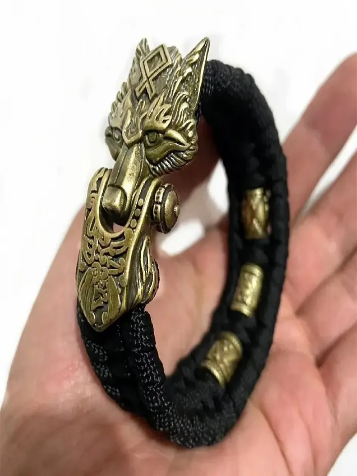 Paracord and bronze bracelet with wolf head