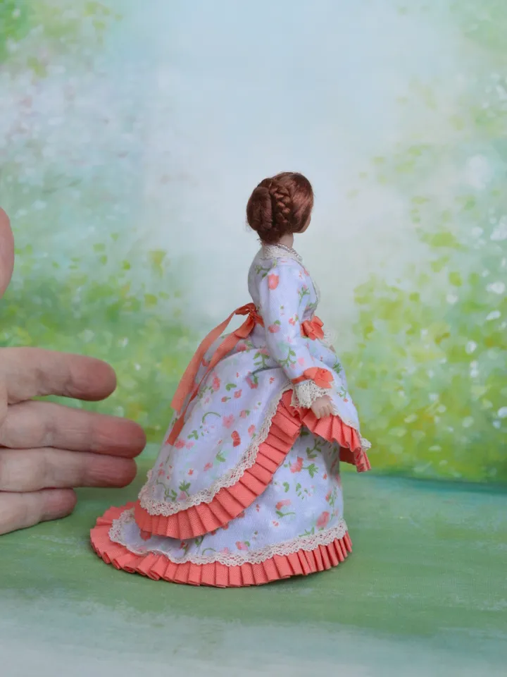 Miniature lady doll for Victorian dollhouse in 1/12 scale.