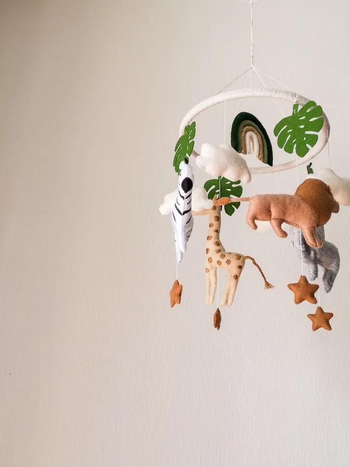 Felt Jungle nursery mobile, baby animal mobile, jungle theme nursery