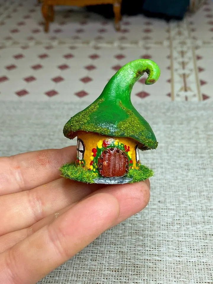 Forest mini house. Dollhouse miniature. 1:12. House for a gnome. Handmade.