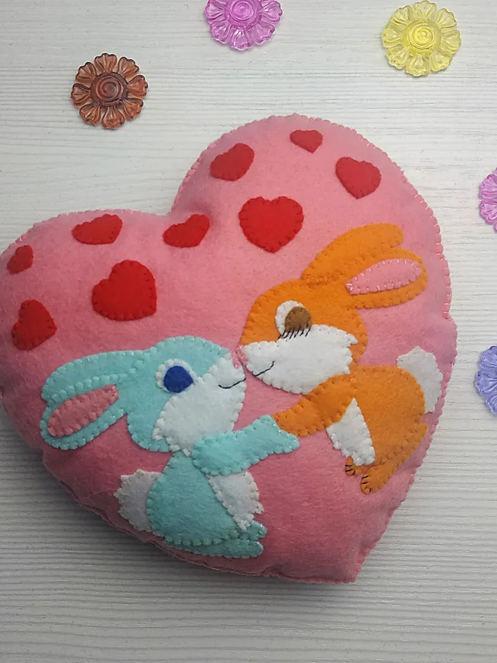Valentines day gift, felt toy, Gift for her, Gift for him, Valentine heart toy, Valentine day decor, Valentines felt toy, Valentine gift, Gift for her, Gift for him