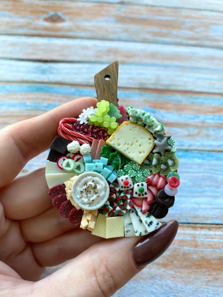 Magnet Miniature Christmas Charcuterie Board with Polymer clay Souvenir