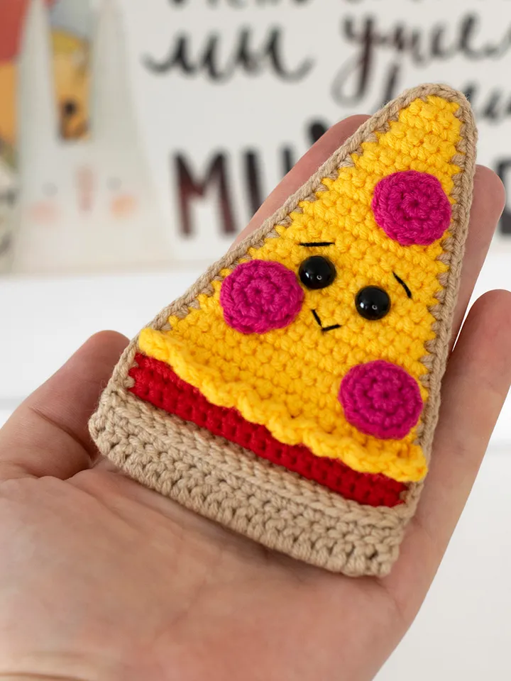 Crochet food slice pepperoni pizza, kitchen toy, gift idea friends, kawaii, pretend play food, cute fake pizza handmade
