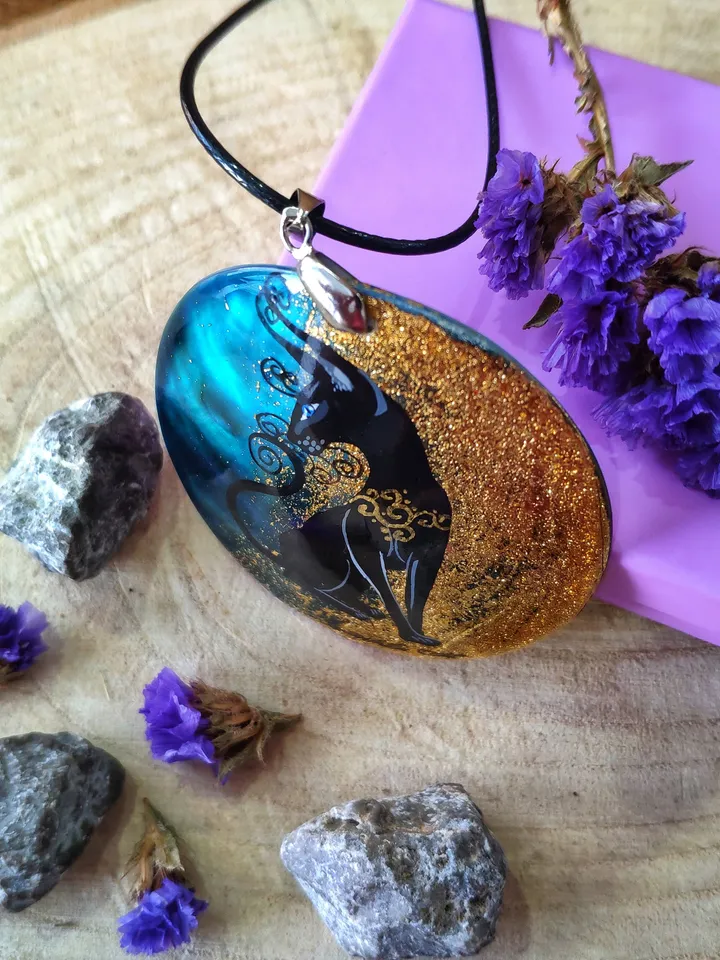 Pearl pendant necklace: Black Siamese Cat on dainty necklace • Silhouette cat pendant • Witch cat on handmade jewelry • Outstanding pendant