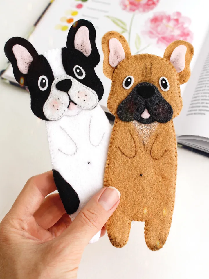 Felt long French bulldogs bookmarks hand sewing PDF tutorial with patterns. DIY dog bookmarks. Book and pets lover gift. Felt school supplies