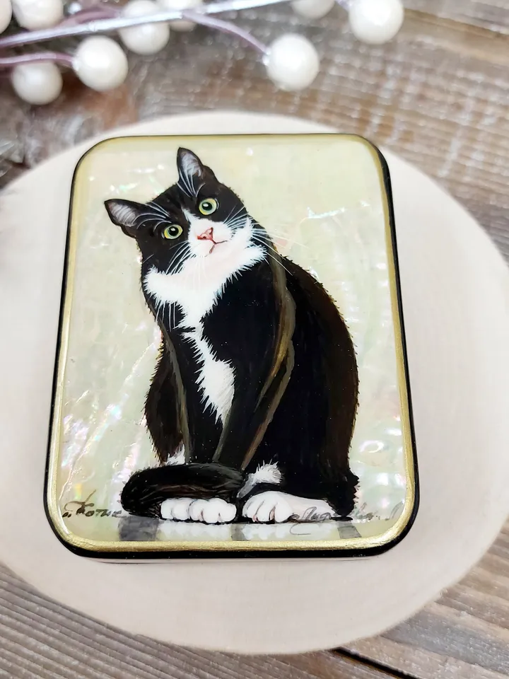 Beautiful Russian Lacquer Box "Black Cat" 2.76*3.54.Fedoskino Mother of pearl Hand painted.jewelry box.Gift for cat lovers.Art gifts.For her