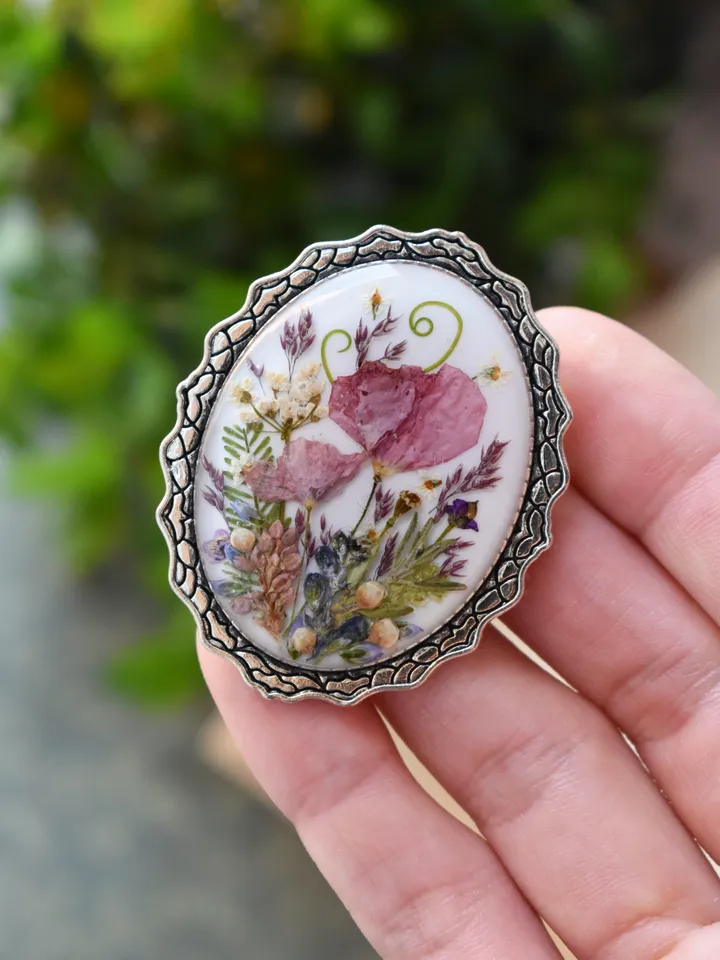 Real Poppy Flower Brooch. Brooch with wildflowers in resin. Summer Brooch.