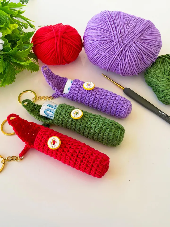 Lip Balm Holder DIY, Crochet Lipstick Case for Makeup Lovers, Stylish Crochet Makeup Keychain Case, Friendly Pattern for Handmade Gifts