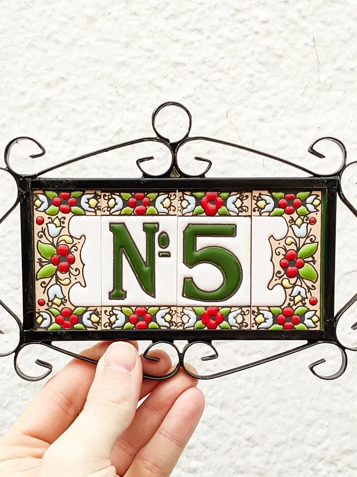 Ceramic letters and numbers 7.5cm. (3") for the wall - Hand-glazed in Spain - "ESCUDILLER-Verde" models - Ceramic letters number -
