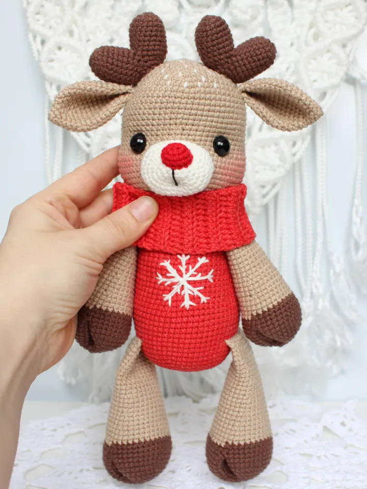 Crochet deer pattern in English Reindeer Christmas toy amigurumi crochet tutorial