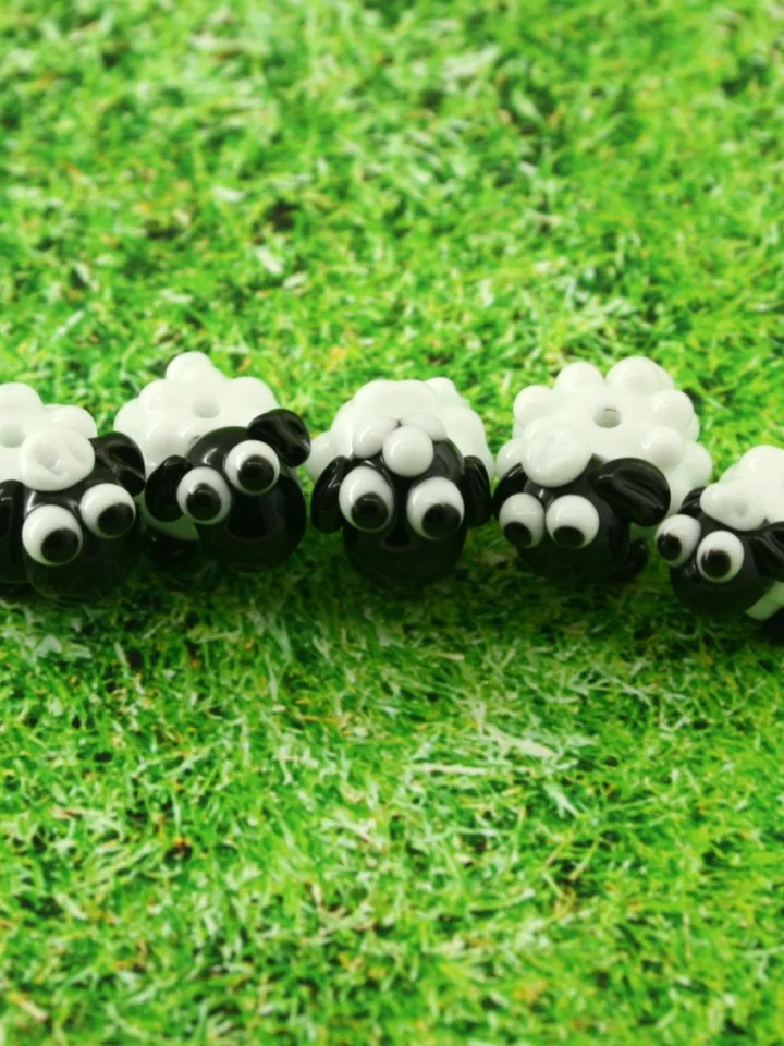 Sheep figurine Sheep gift Miniature sheep Sheep ornament Tiny glass animals Black sheep Miniature animals Terrarium figurines Glass figures