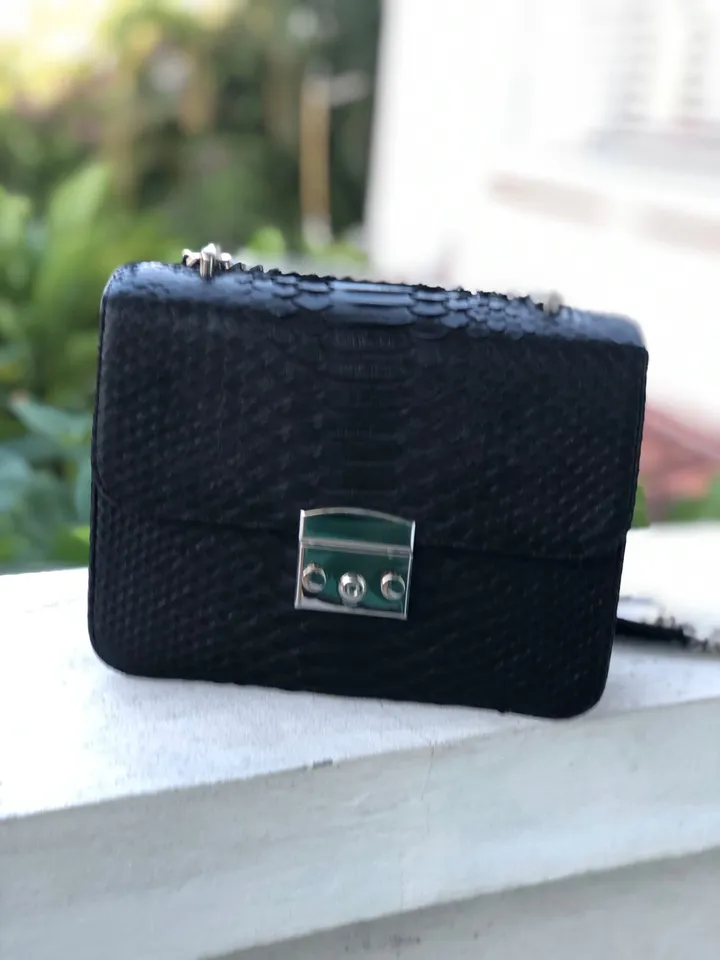 Black chain crossbody classy woman bag | Elegant crossbody purse | Exotic leather bag | Black Pythonskin bag | Chain handle designer Bag