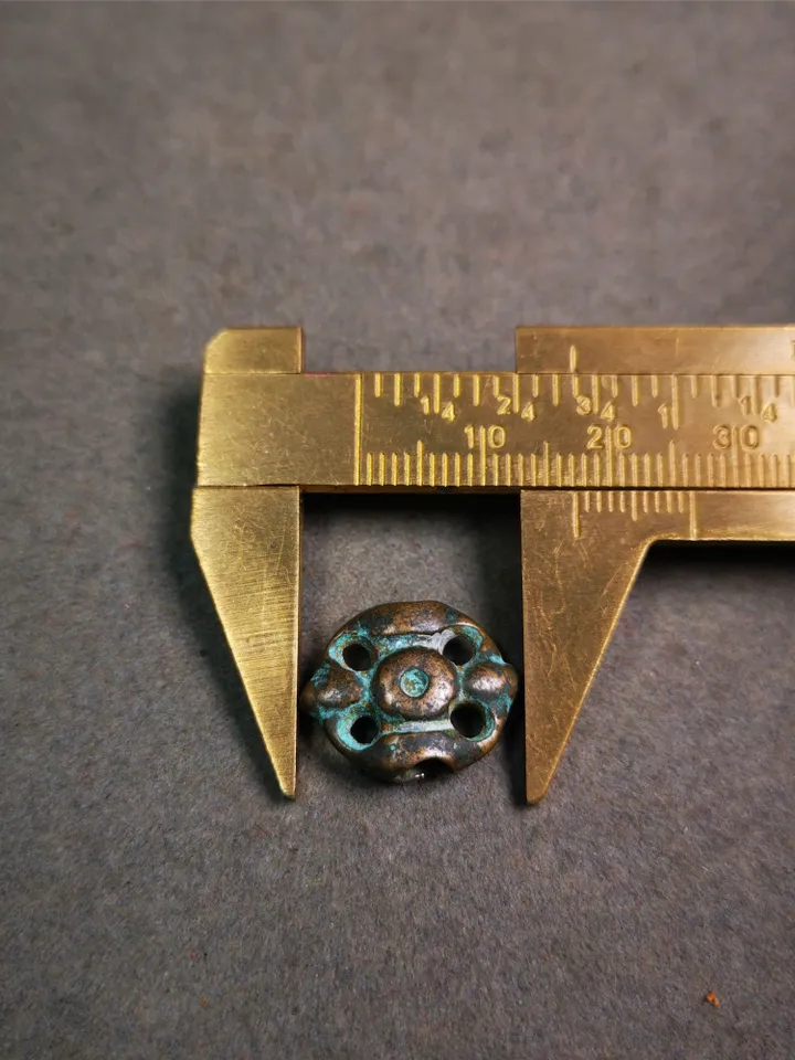Gandhanra Old Tibetan Amulet,Vajra Pendant for Mala,Bag Hanging,Prayer Bead Accessories,0.67" × 0.55"