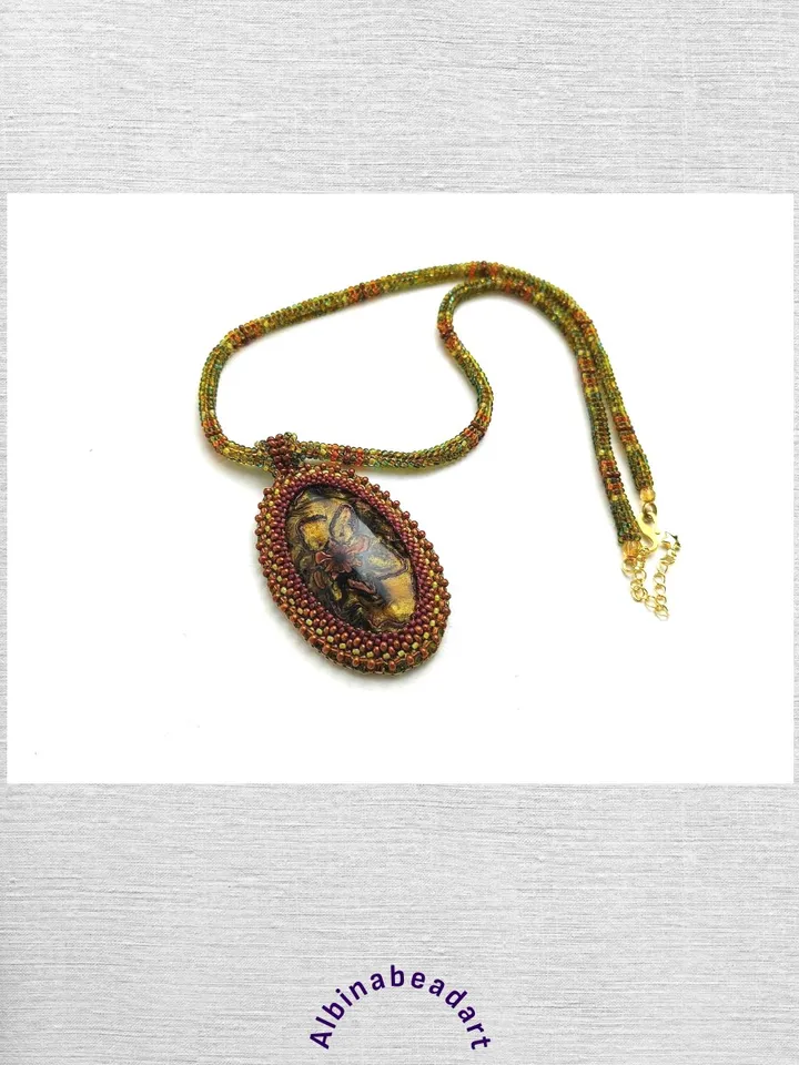 Green necklace pendant beaded boho