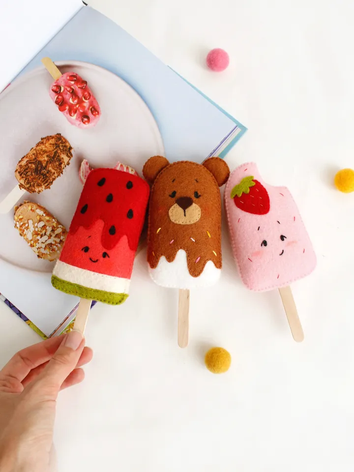 Felt ice cream popsicles hand sewing PDF tutorial with patterns. Pretend play food pattern. Montessori soft kitchen toys