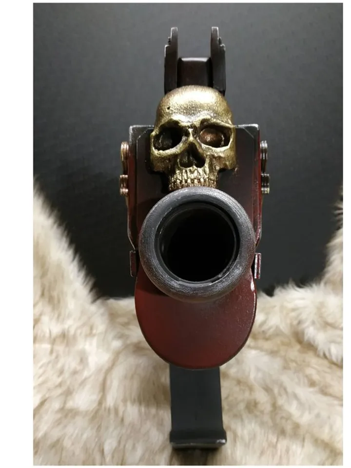 Bolter - pistol - bolt pistol - paintball gun - decorated - Warhammer 40K - insp