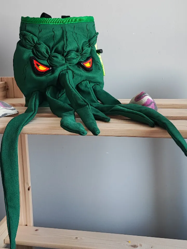 Chalk bag Cthulhu for rock climbing