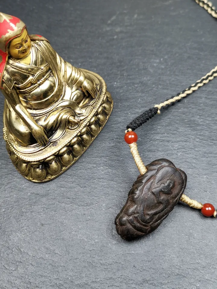 Gandhanra Handmade Tibetan Tsa Tsa Mold Amulet, Scorpion Guru of Padmasambhava,1.6 inchs
