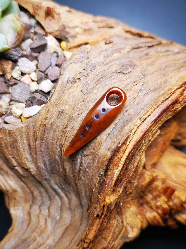 Gandhanra Tibetan Bone Carved Amulet Kila(Dorje Phurba), Hand-Carved Bead Counter Click Pendant for Mala,Prayer Beads