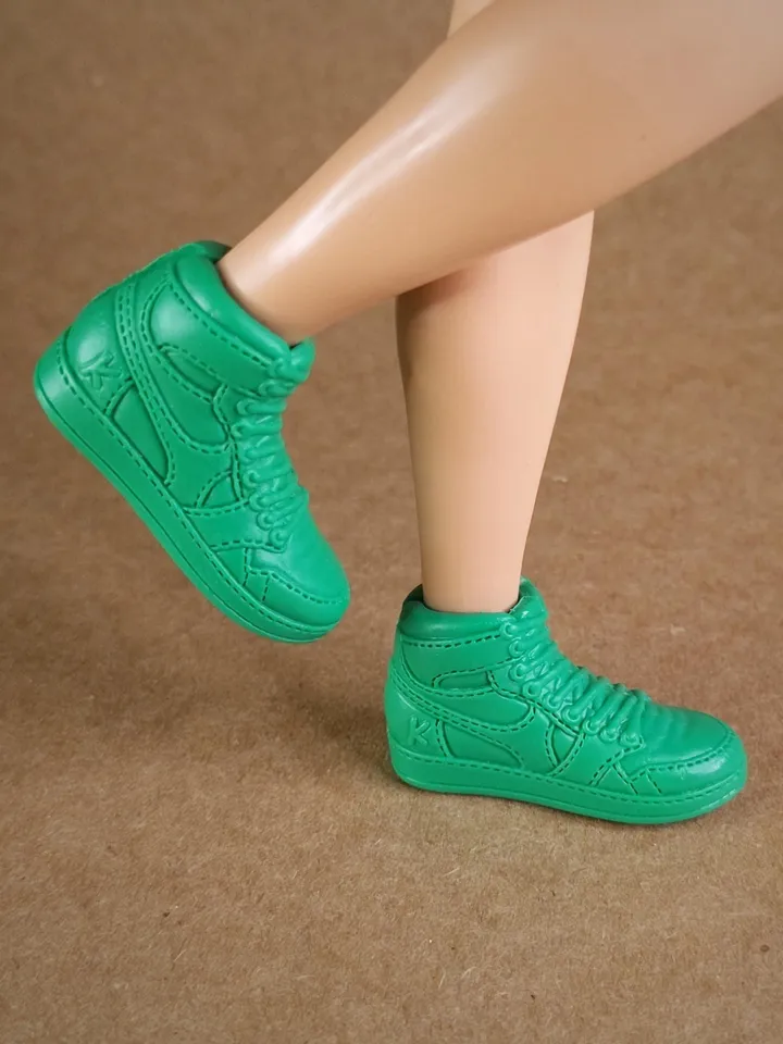 Classic green high top sneakers for 1/6 scale male dolls