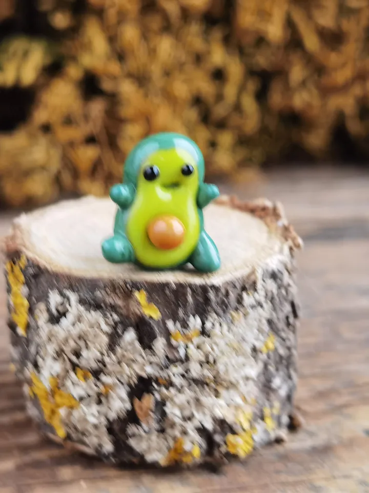 Tiny Glass animals KAWAII AVOCADO figurine Miniature Avocado Glass Avocado Miniature animals Vegetable figurines Desktop ornaments