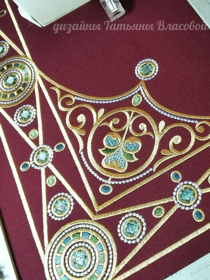 "Precious" set of designs for machine embroidery.