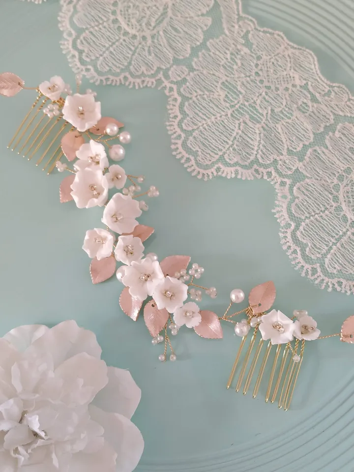 Delicate Floral Bridal Hair Comb, Floral Hair Piece in Pale Gold, Porcelain Flower Bridal headpiece, Wedding Headpiece for Boho Weddings,