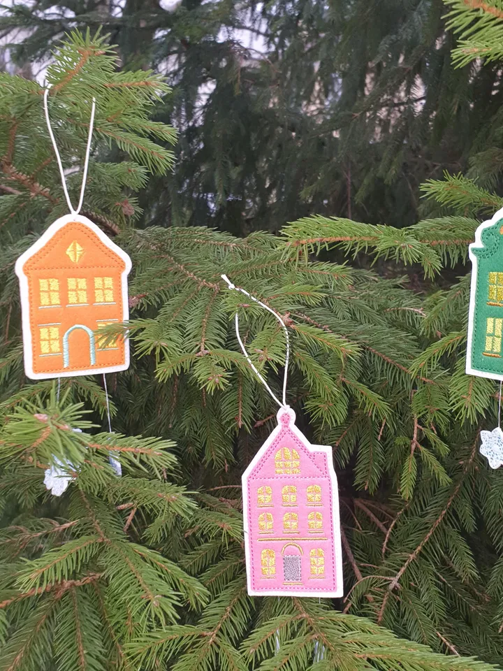 ITH Christmas Houses Ornaments Embroidery Design Set, Felt Village Tree Decorations Pattern, 4x4 Hoop File