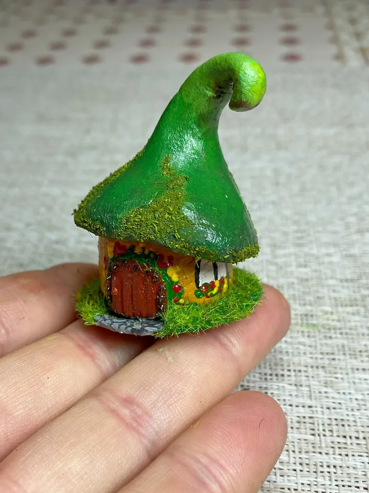Forest mini house. Dollhouse miniature. 1:12. House for a gnome. Handmade.