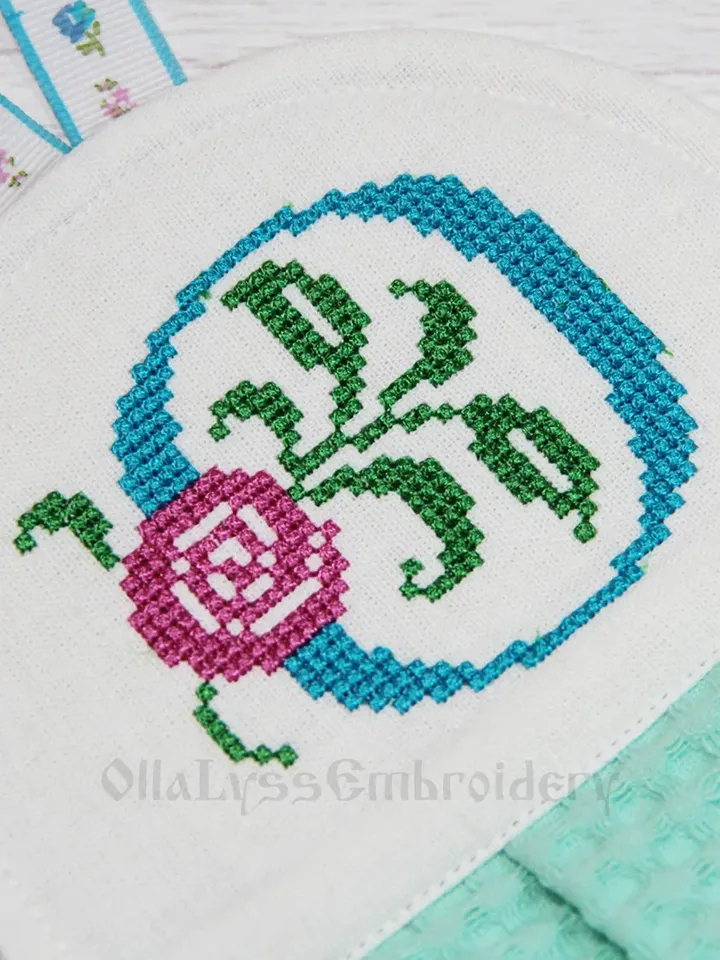 Cross Stitch Rose Font machine embroidery designs