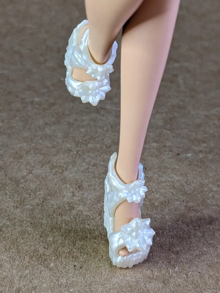 White sandals with wedge heels for 10.5 inch female dolls (MH, EAH)