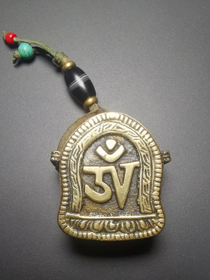 Gandhanra Antique Handmade Gau Ghau Shrine, Mini Tibetan Buddhist Altar Amulet Pendant,80 years old