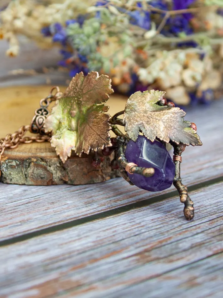 Handmade copper nature leaf necklace with amethyst crystal, handmade jewelry, Gift for her, Electroformed jewellry