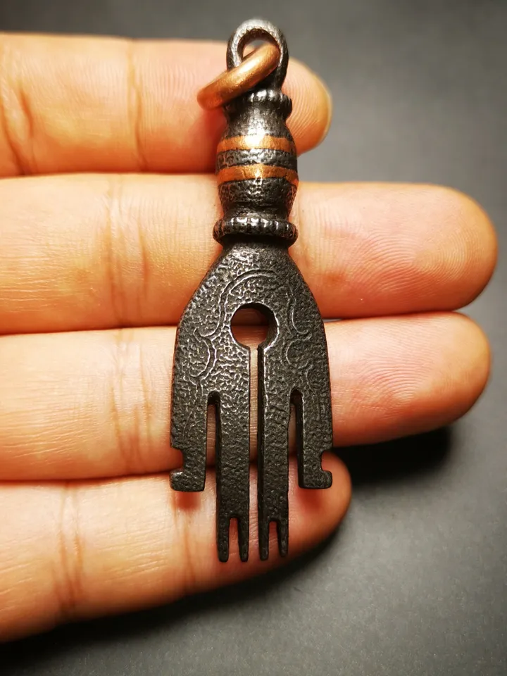 Gandhanra Handmade Tibetan Buddhism Amulet, The Key of Heart Pendant, Made of Cold Iron