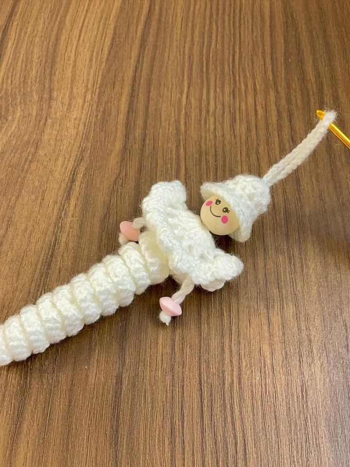 Crochet Caterpillar Angel Keychain PDF Pattern, Amigurumi Bug with Hat & Cape, Cute Guardian Angel Ornament DIY, Handmade Keychain Gift